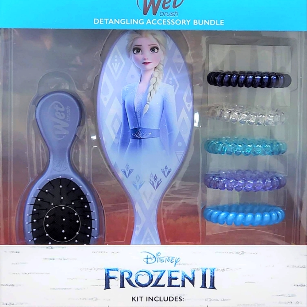 Wet Brush Disney Frozen II Elsa Detangling Accessory Bundle